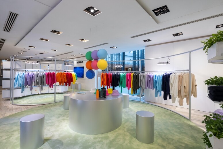 早前連卡佛就於中環IFC商場分店內為Pangaia開設專屬空間,並主力介紹品牌 早前連卡佛就於中環IFC商場分店內為Pangaia開設專屬空間,並主力介紹品牌