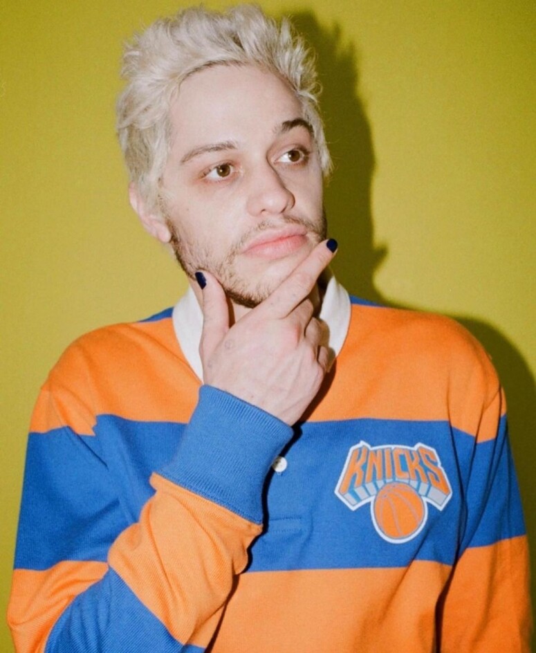 講到Pete Davidson，身高190cm的他，諧星出身，樣子平平，但憑着幽默風趣成為女神收