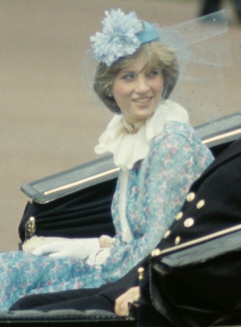 1981年7月，與查爾斯王子的婚禮之前，當時的戴安娜於6月13日出席了人