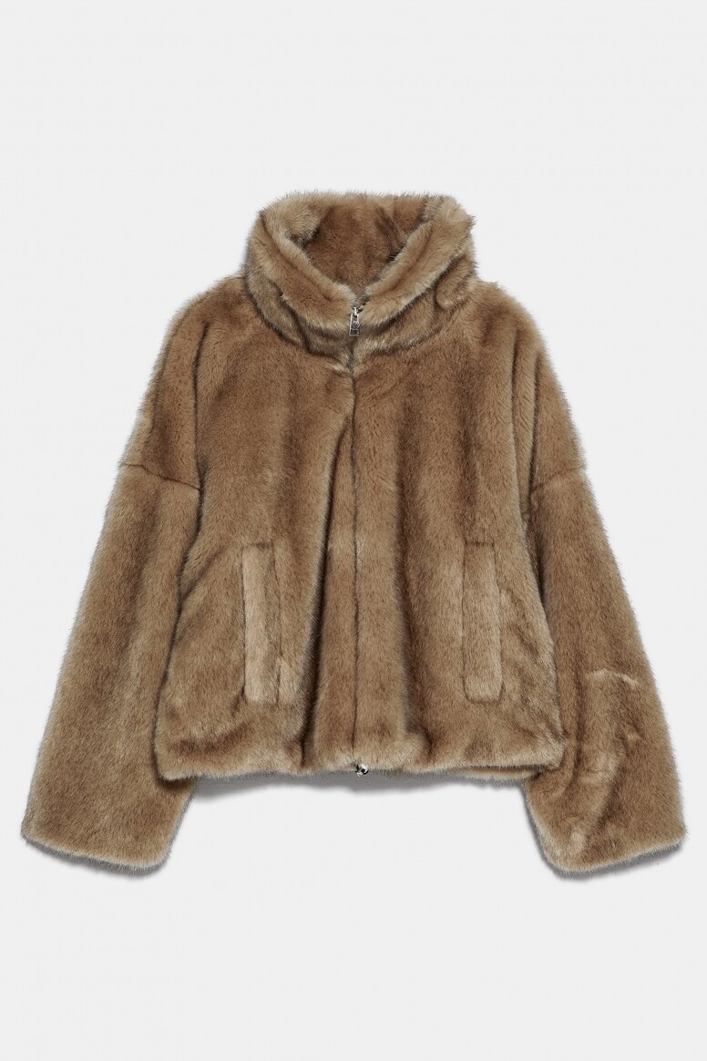 啡色毛毛短外套（$599 Zara）