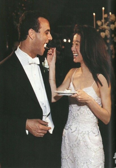 Vera Wang在1989年所辦的婚禮成為婚紗女王的起步點，因在市面上找不到心水