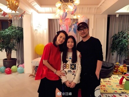 有父親的音樂才華、加上繼母章子怡的演技，如果汪曼熙希望踏上星途，有星二代背景的加持必然贏在起跑線。
