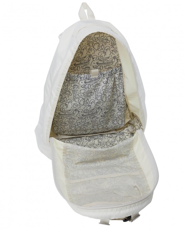 別以為袋款賣點就只得簡約色調與別緻logo，當我們打開拉鏈，便發現驚喜