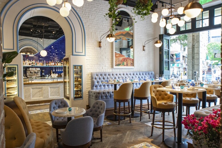 由早晨配上酥脆糕點的咖啡，到午餐、下午茶、餐前酒時光，以至晚餐，CRUST Italian真