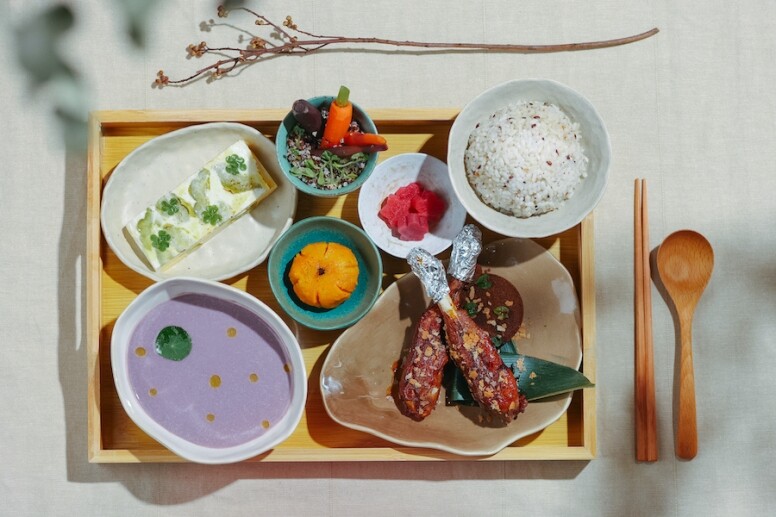 假若午市到來，不妨點選自選午餐（$128起），依照喜好自行混搭出美味的三道