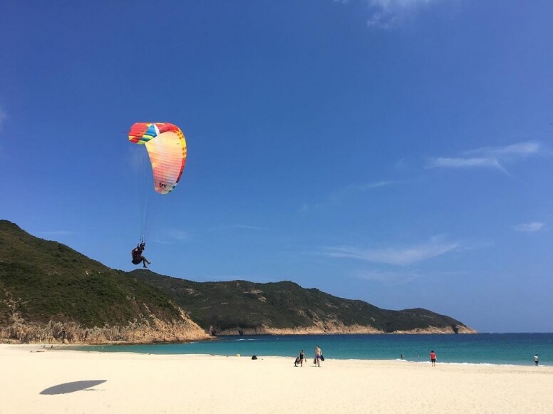 稱浪茄灣為穩世桃園相信沒有人會反對，因為它的地理位置較偏僻，位於
