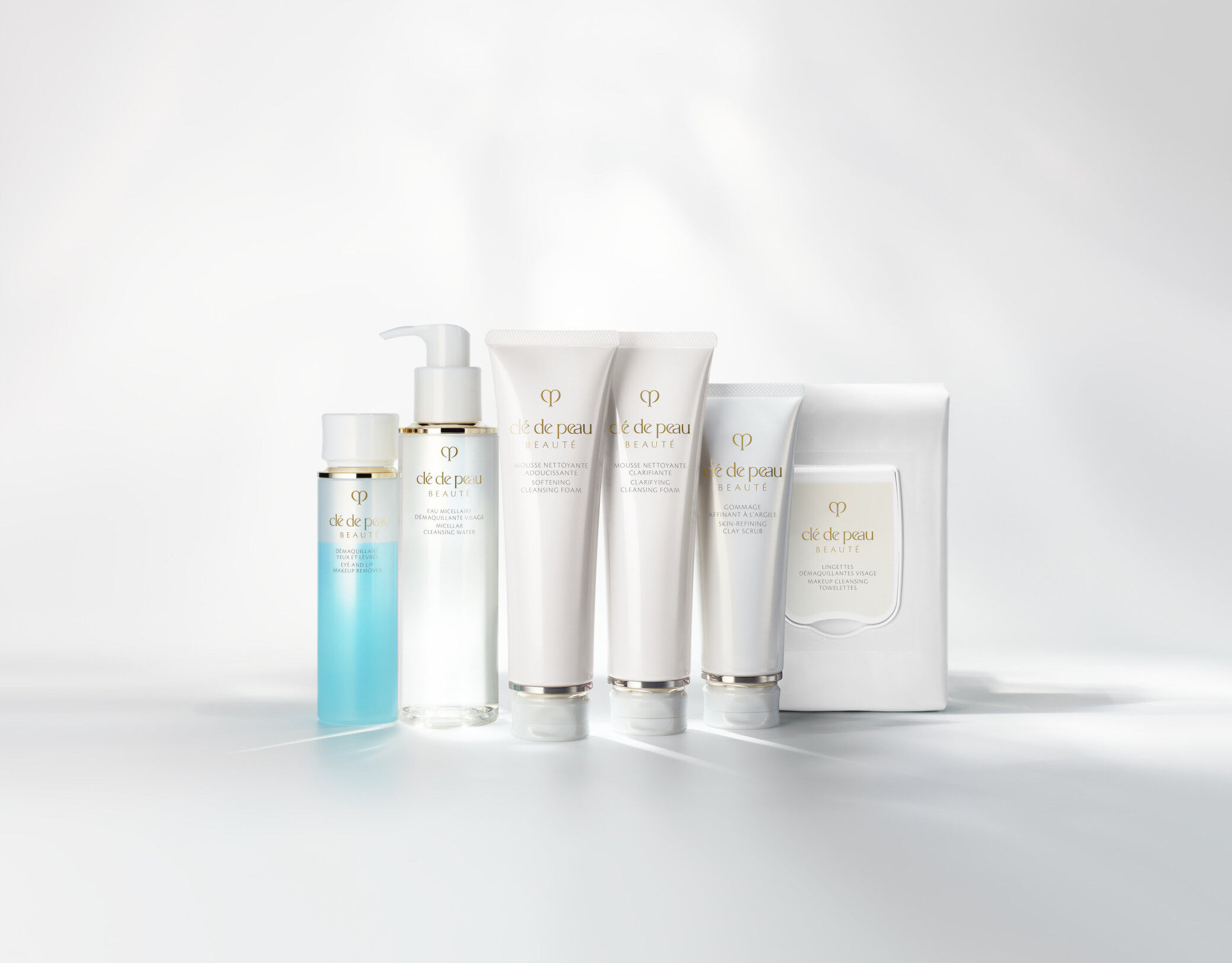 全新鉑鑽潔膚系列共有6件潔膚產品，包括鉑鑽柔膚潔面泡沫、鉑鑽淨膚