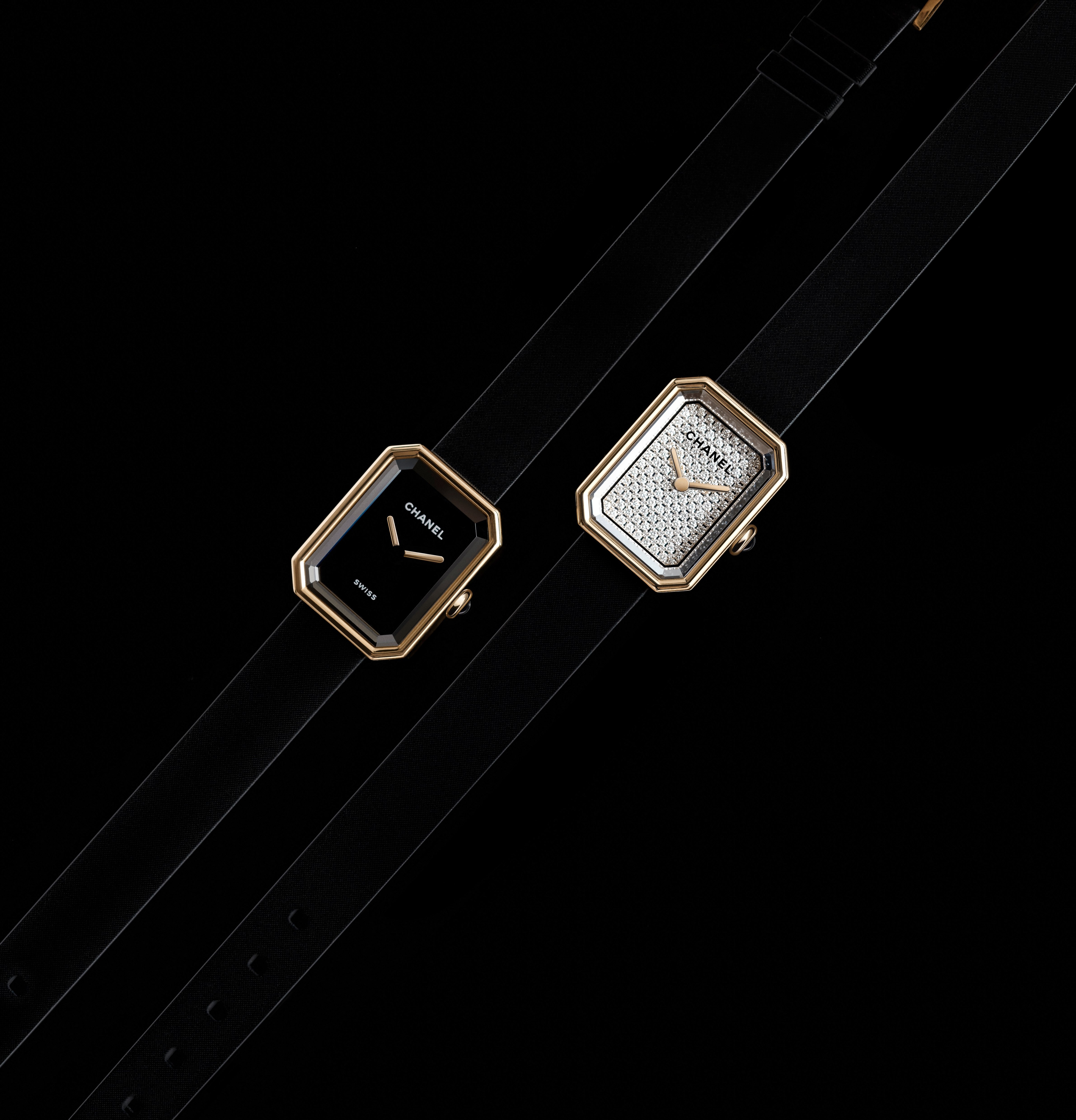 Première誕生於1987年，是Chanel第一款專為女性設計的腕錶，其靈感來自No.5香水