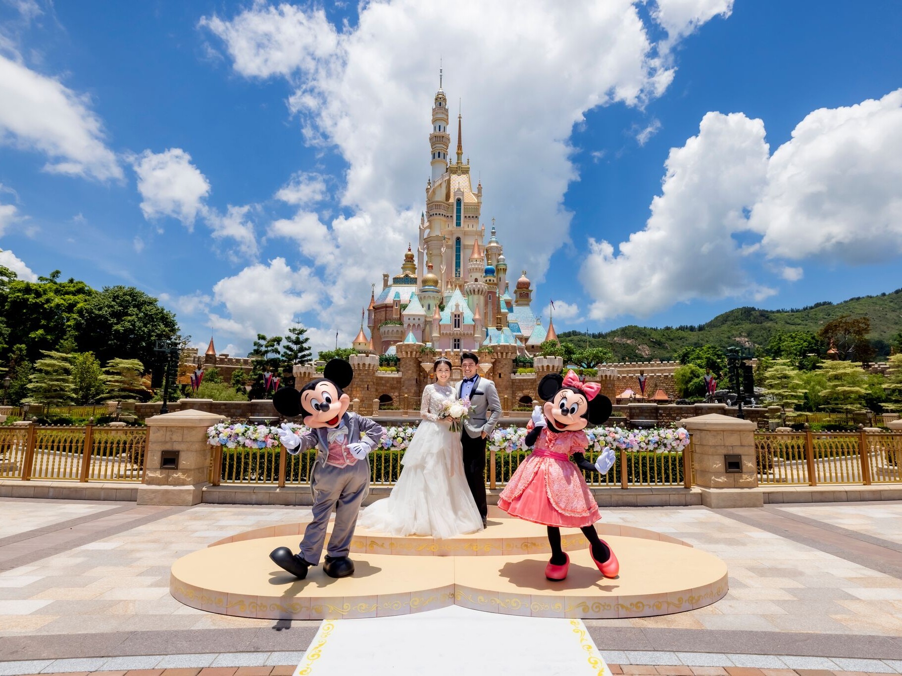 迪士尼城堡前證婚、草地輕婚禮超浪漫！4大套餐選項實現迪士尼夢幻童話婚禮