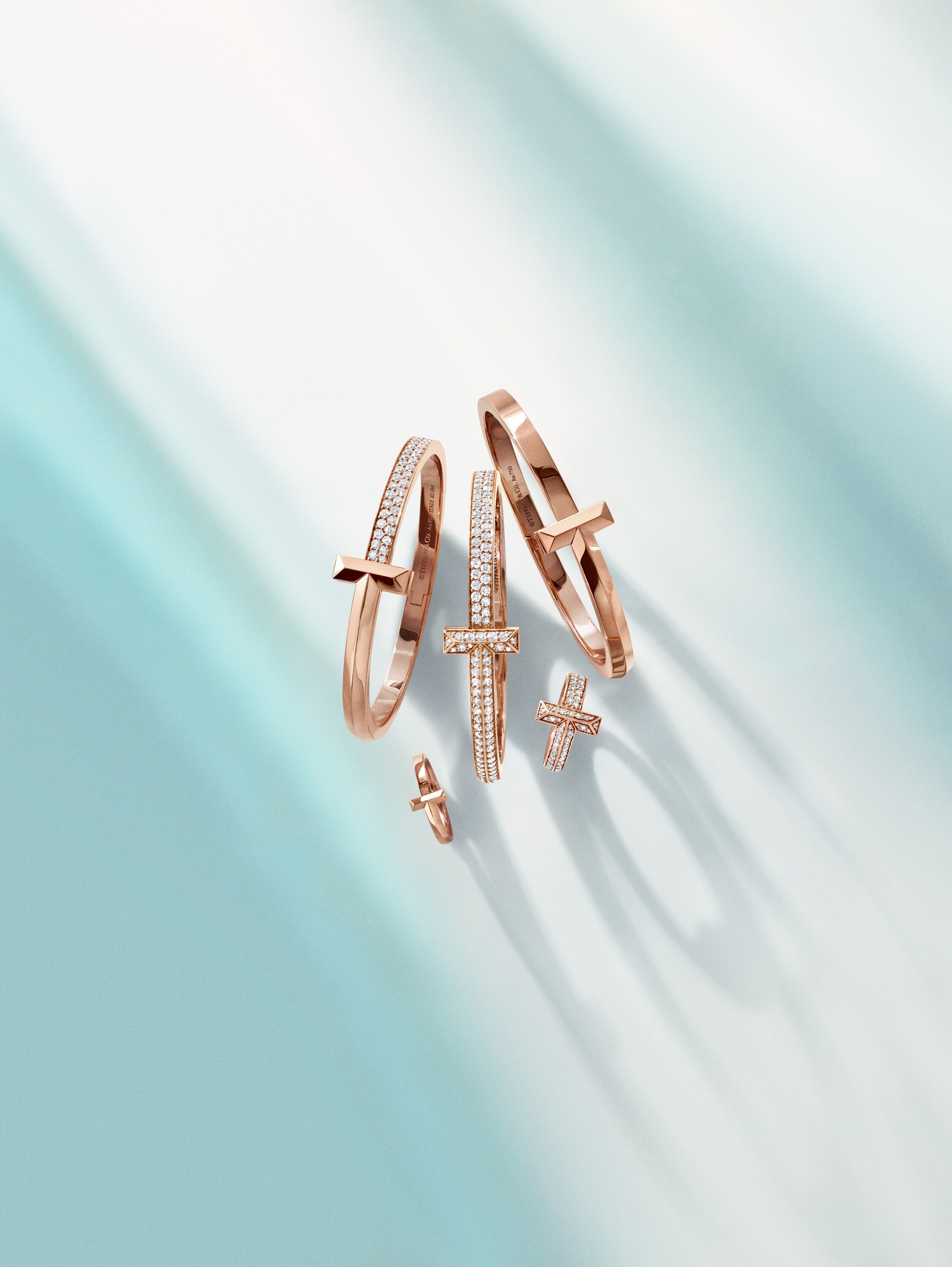 Tiffany T1系列以簡約的直線構成，除了洋溢着現代風格，亦象徵勇往真前、實